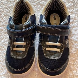 New Kids Born Shoes Sz9 Bailey Baseball Navy Blue & White.